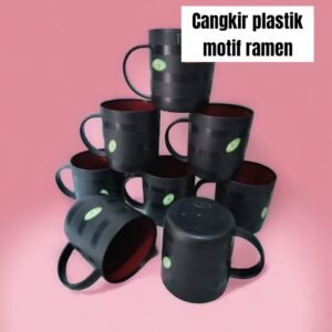 Cangkir plastik ramen