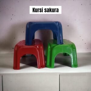Kursi pendek Sakura