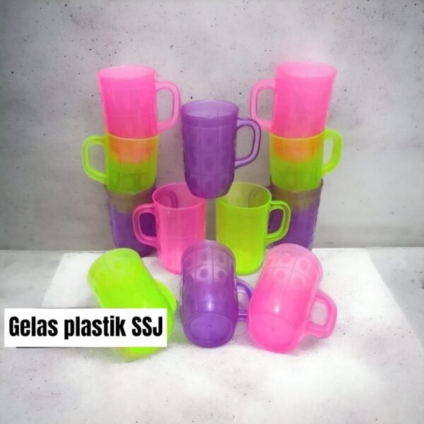 Gelas plastik SSJ